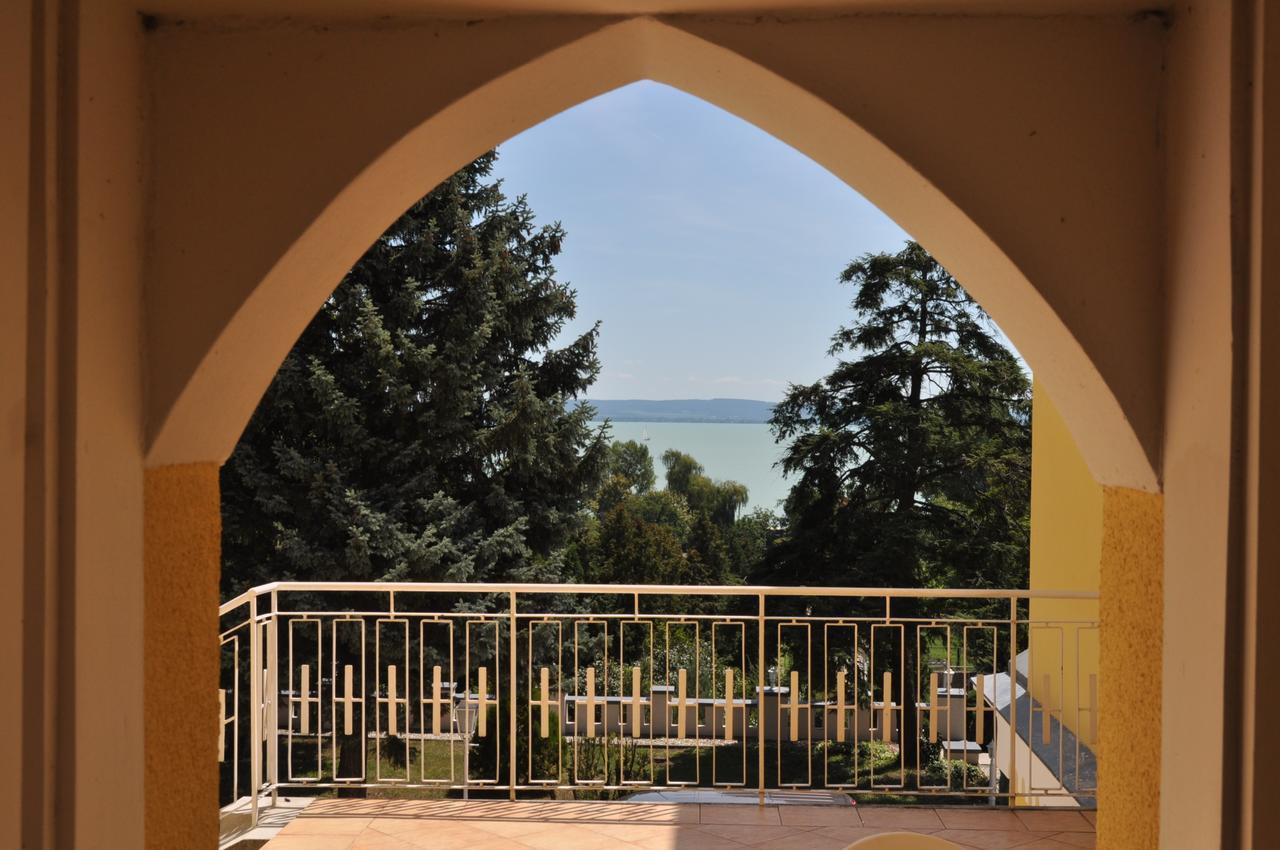 Sir David Balaton Castle Apartmanok Балатонсепезд Экстерьер фото